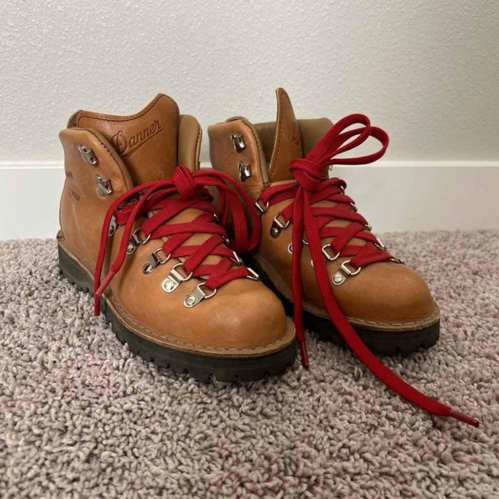 Danner women’s mountain cascade light hiking boots 8.5